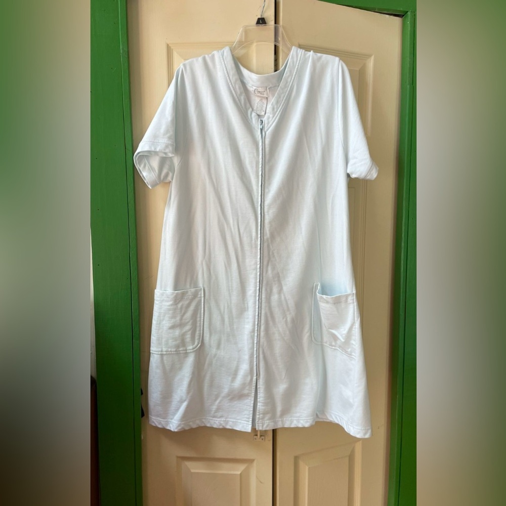 Women's Light Blue Zip-Up Robe
